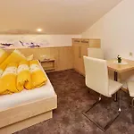ゲストハウス Haus Gritsch 3*