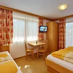 ゲストハウス Haus Gritsch 3*